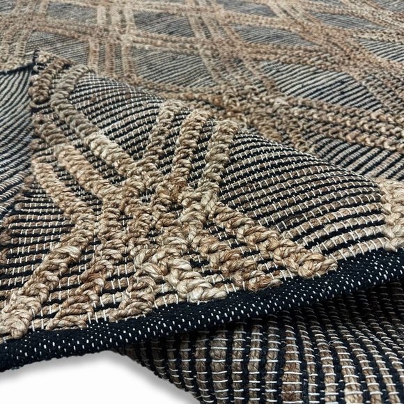 🌟 Introducing our Exquisite Jute Rug from the One of a Kind Hand-knotted Loom